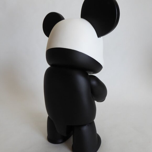 2003 Toy2r 9” QEE PANDA BEAR SKULL DESIGNER VINYL FIGURE (PRE-OWNED) - Picture 4 of 11